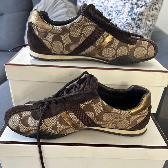 Coach Women’s Katelyn Monogram sneakers in a size 6M - Picture 1 of 10